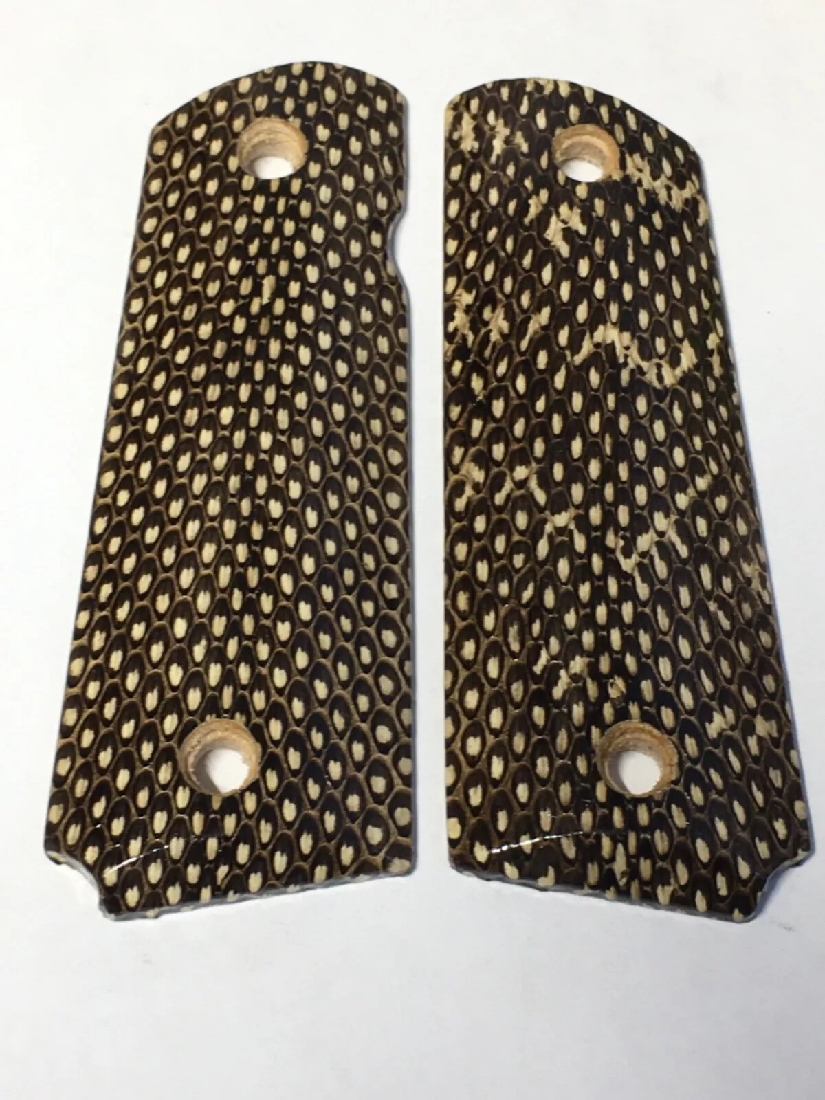Full-size 1911 pistol grips wrapped in western Chinese rat snake snakeskin