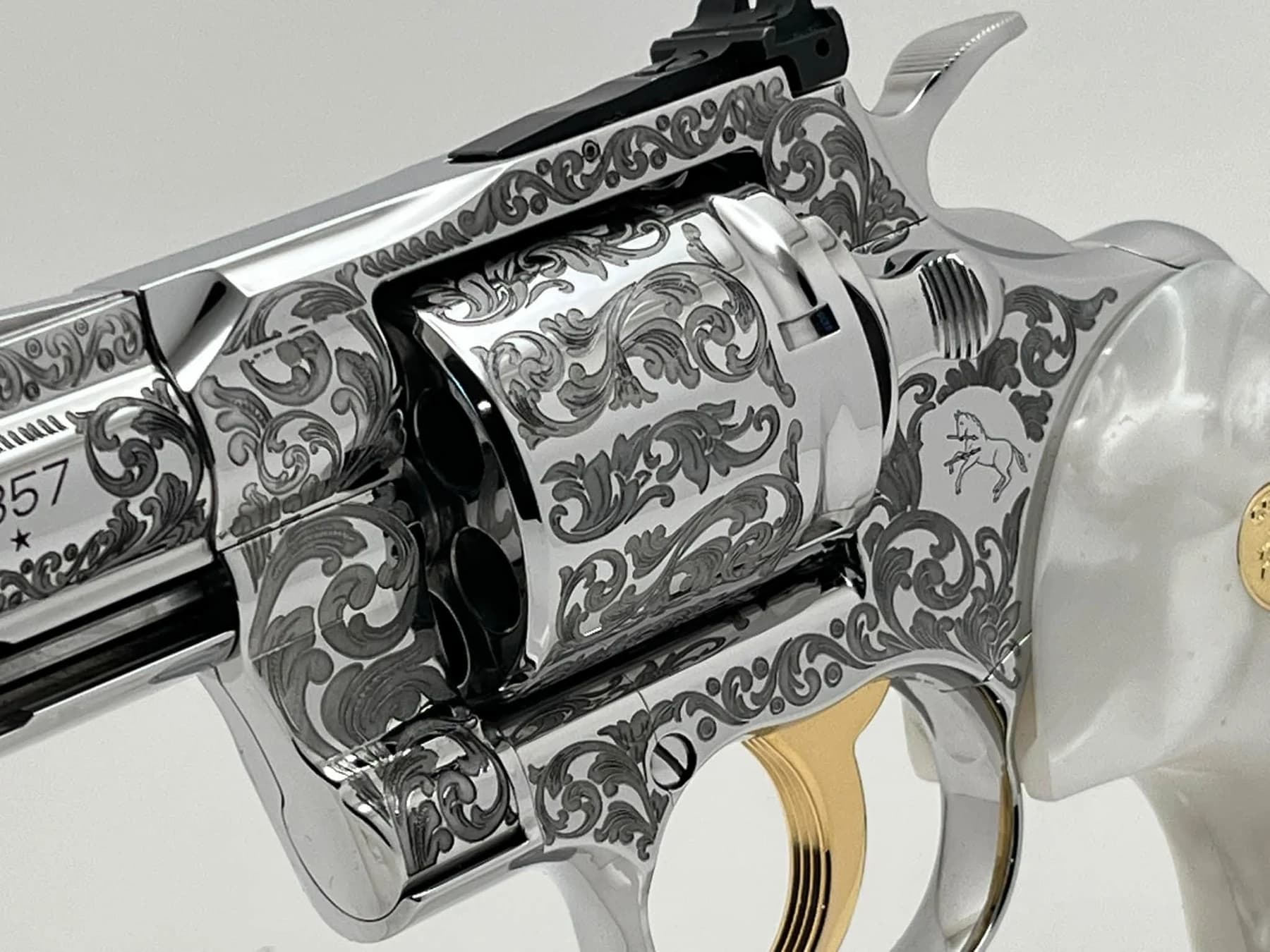 Colt Python Elite with scroll engraving: scroll engraving