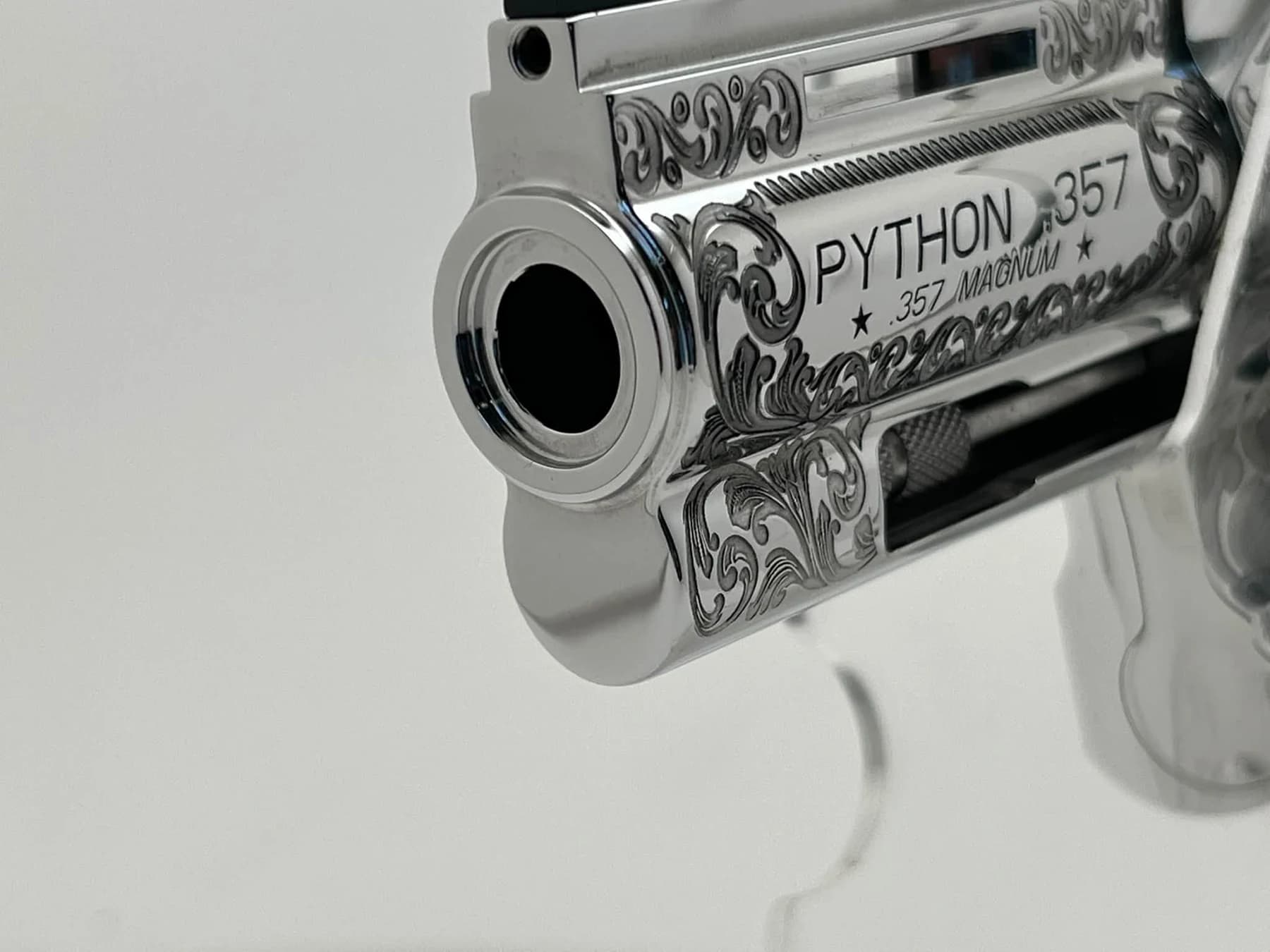 Colt Python Elite with scroll engraving: additional view