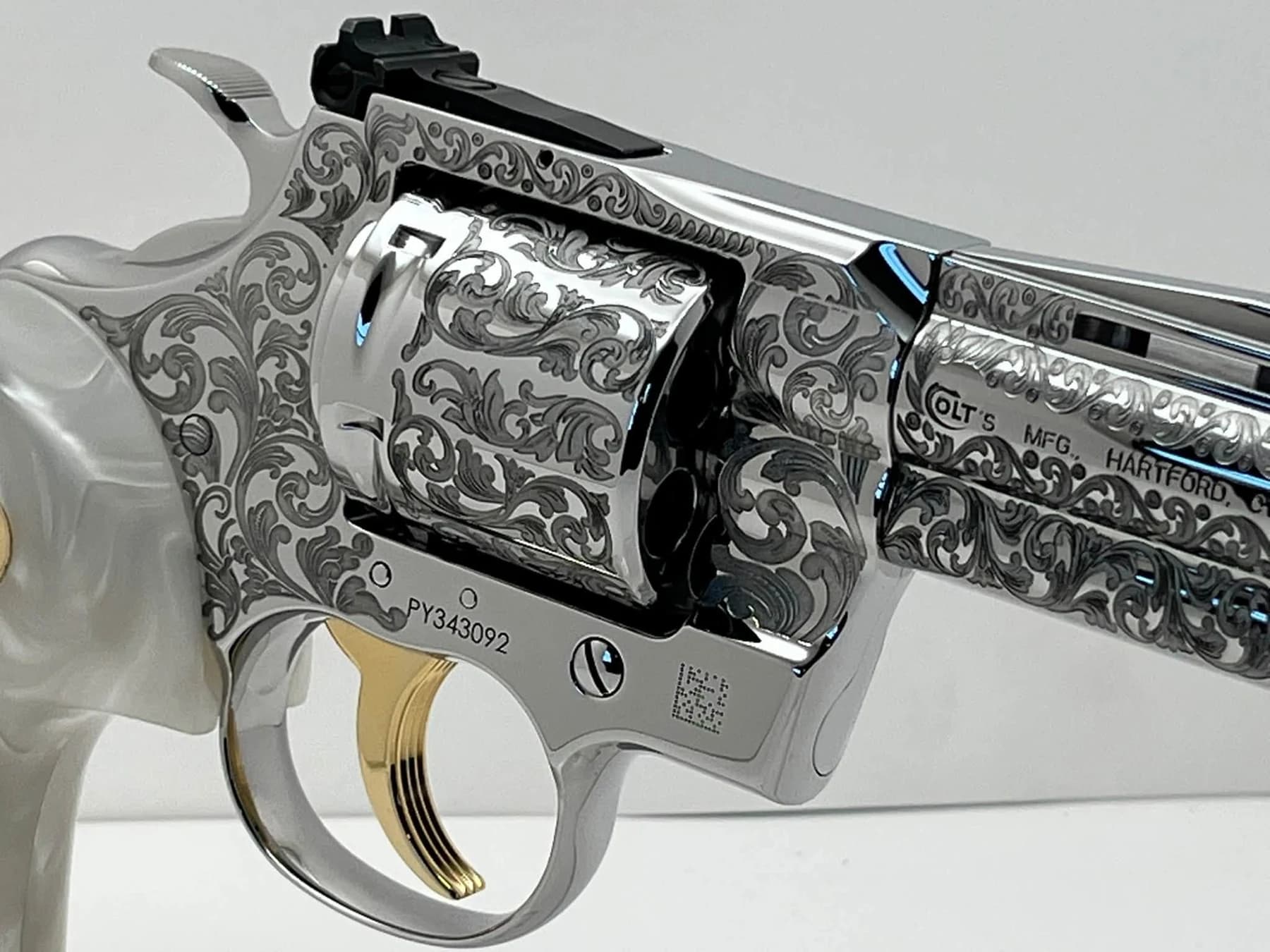 Colt Python Elite with scroll engraving: additional view