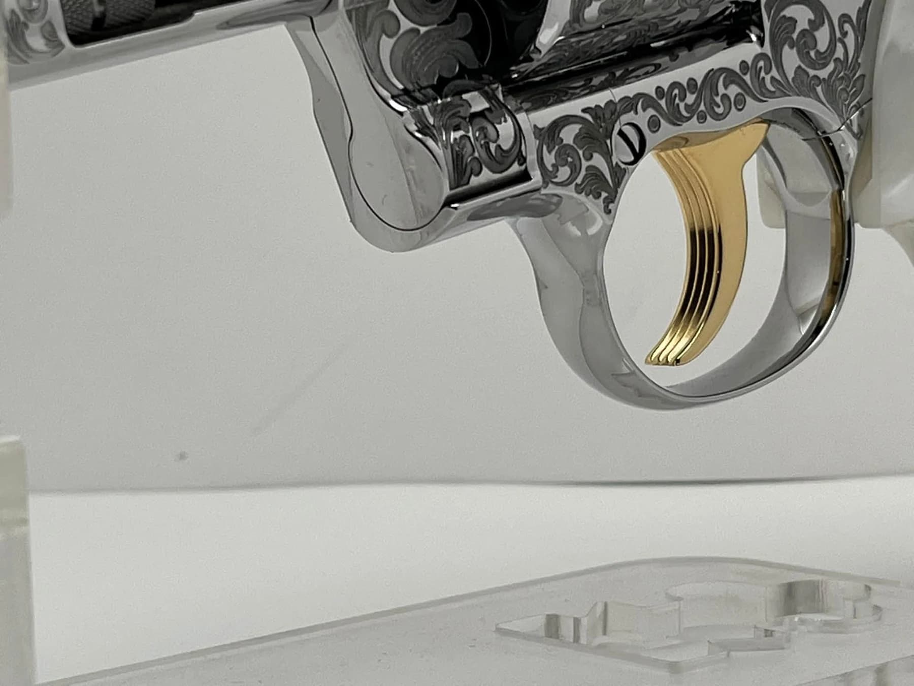 Colt Python Elite with scroll engraving: additional view