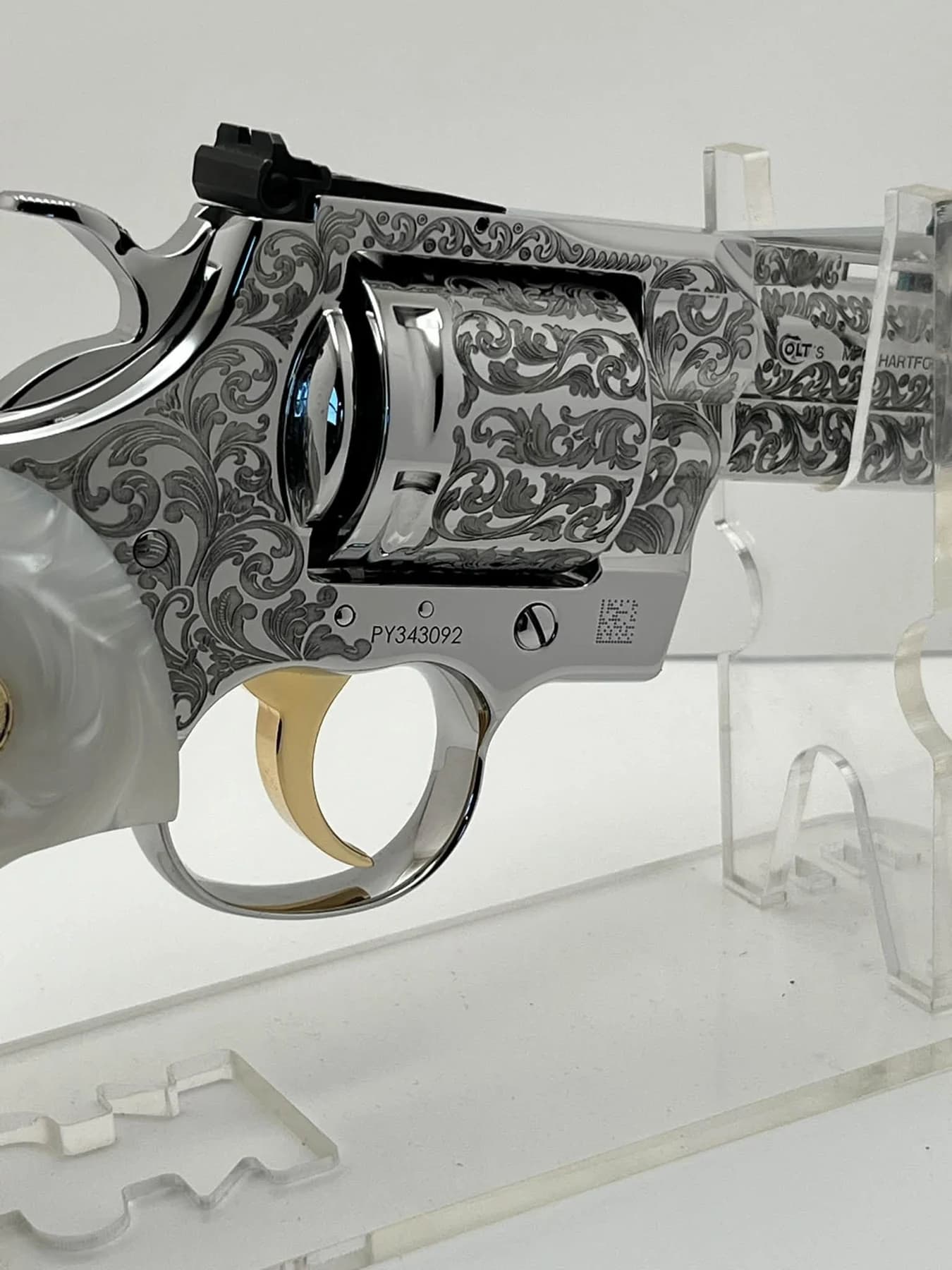 Colt Python Elite with scroll engraving: additional view