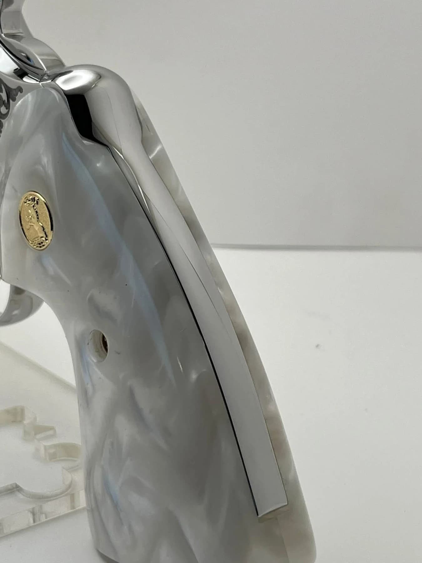 Colt Python Elite with scroll engraving: additional view