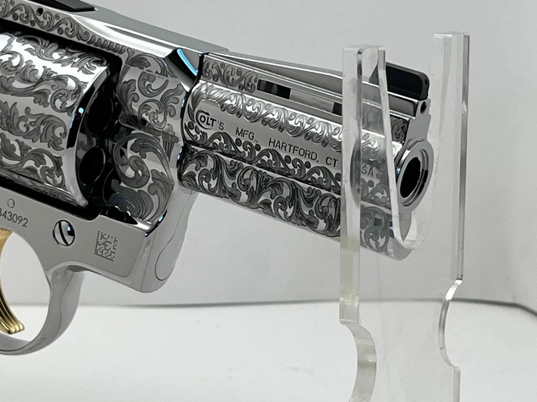 Colt Python Elite with scroll engraving: additional view