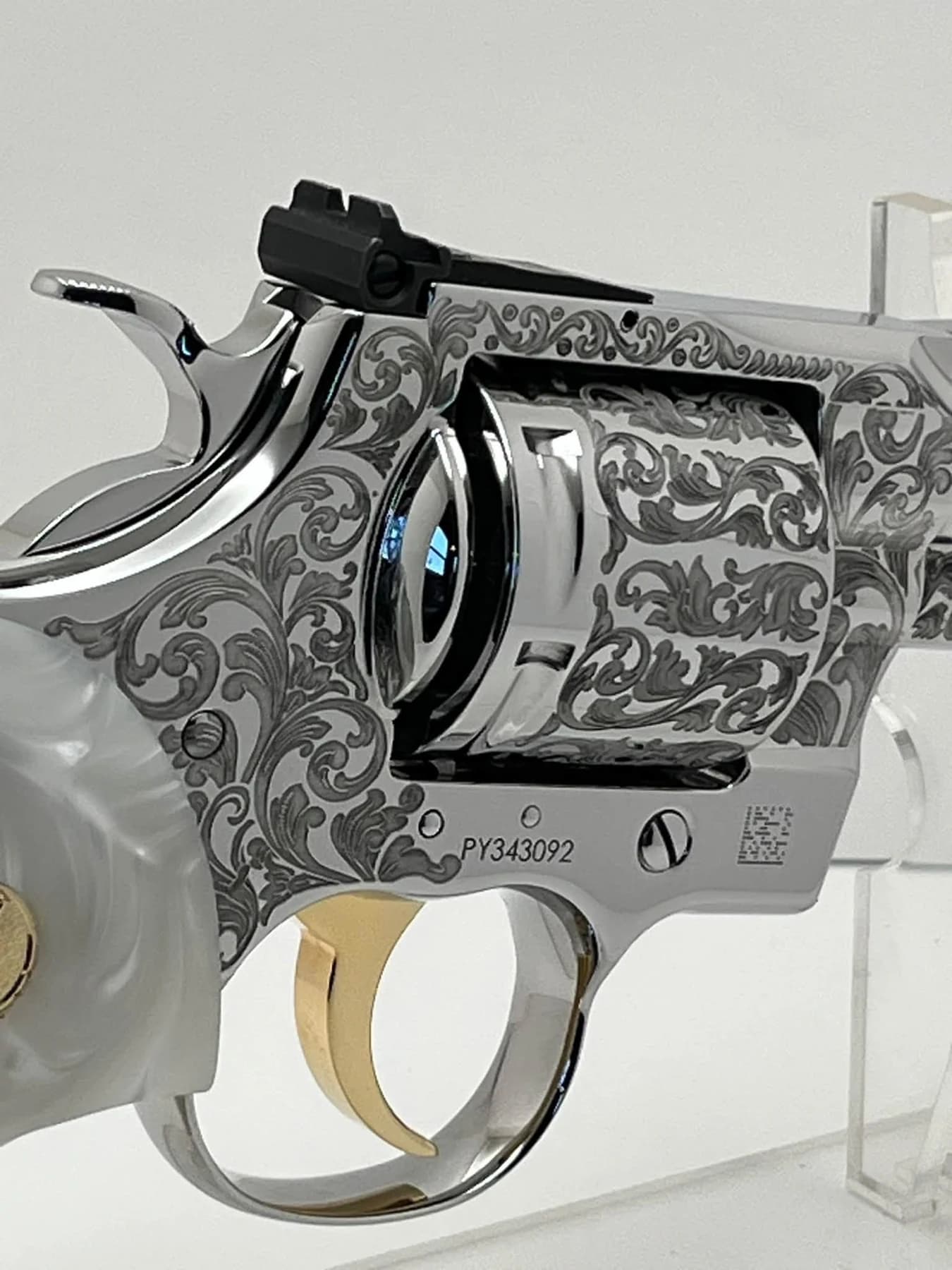 Colt Python Elite with scroll engraving: additional view