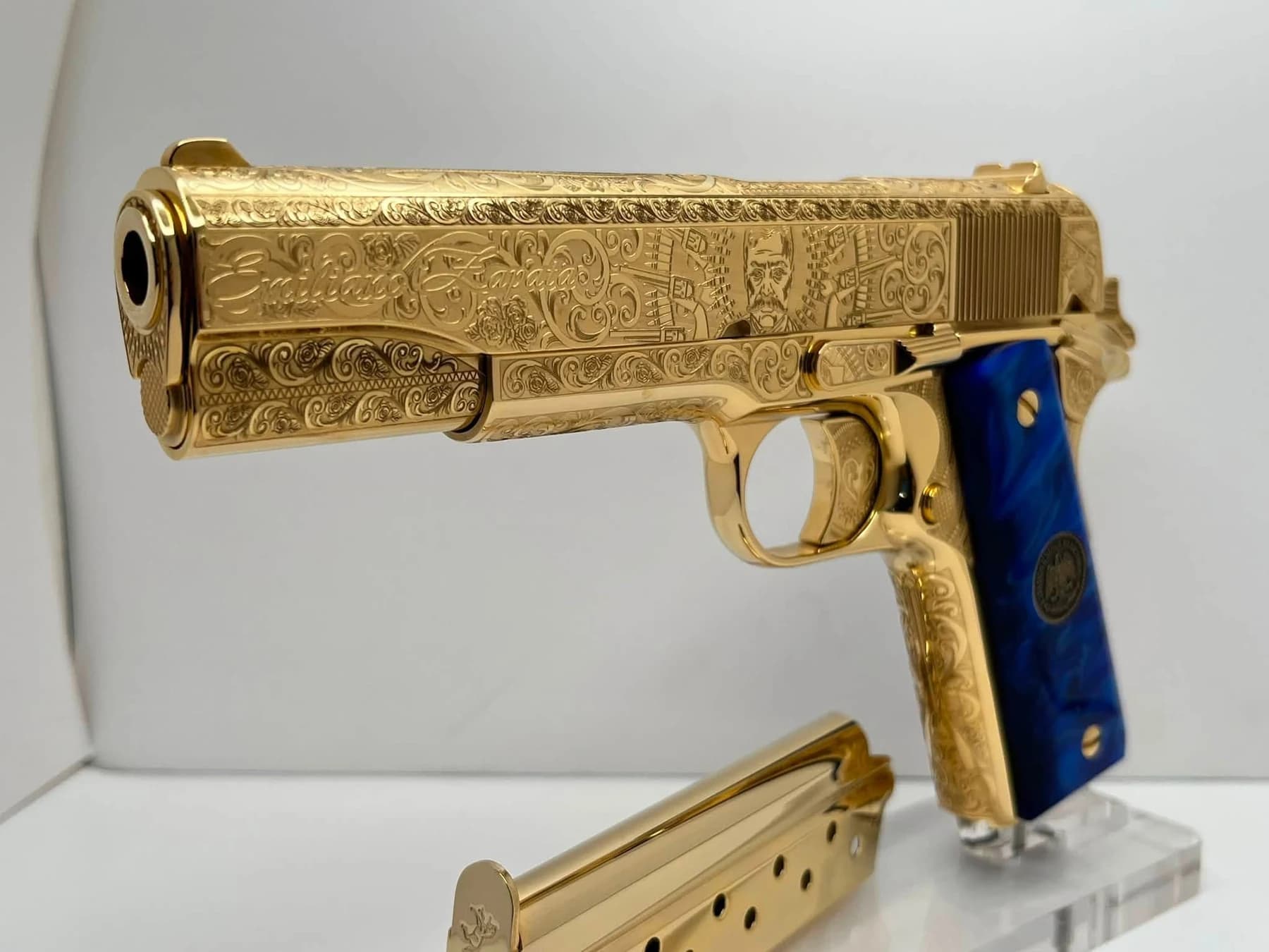 24k gold Colt Super .38, Pancho Villa edition: full view