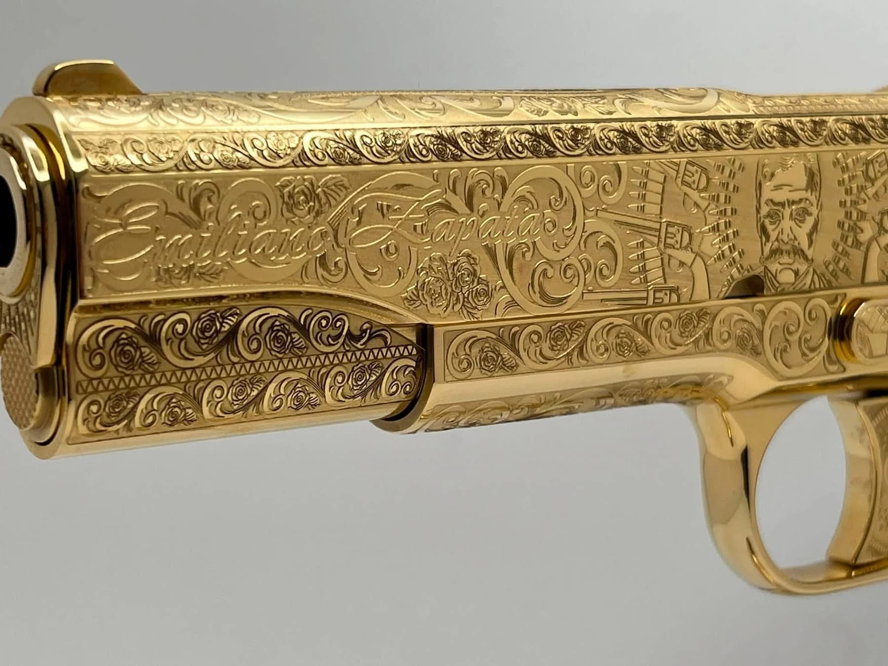 24k gold Colt Super .38, Pancho Villa edition: engraving detail