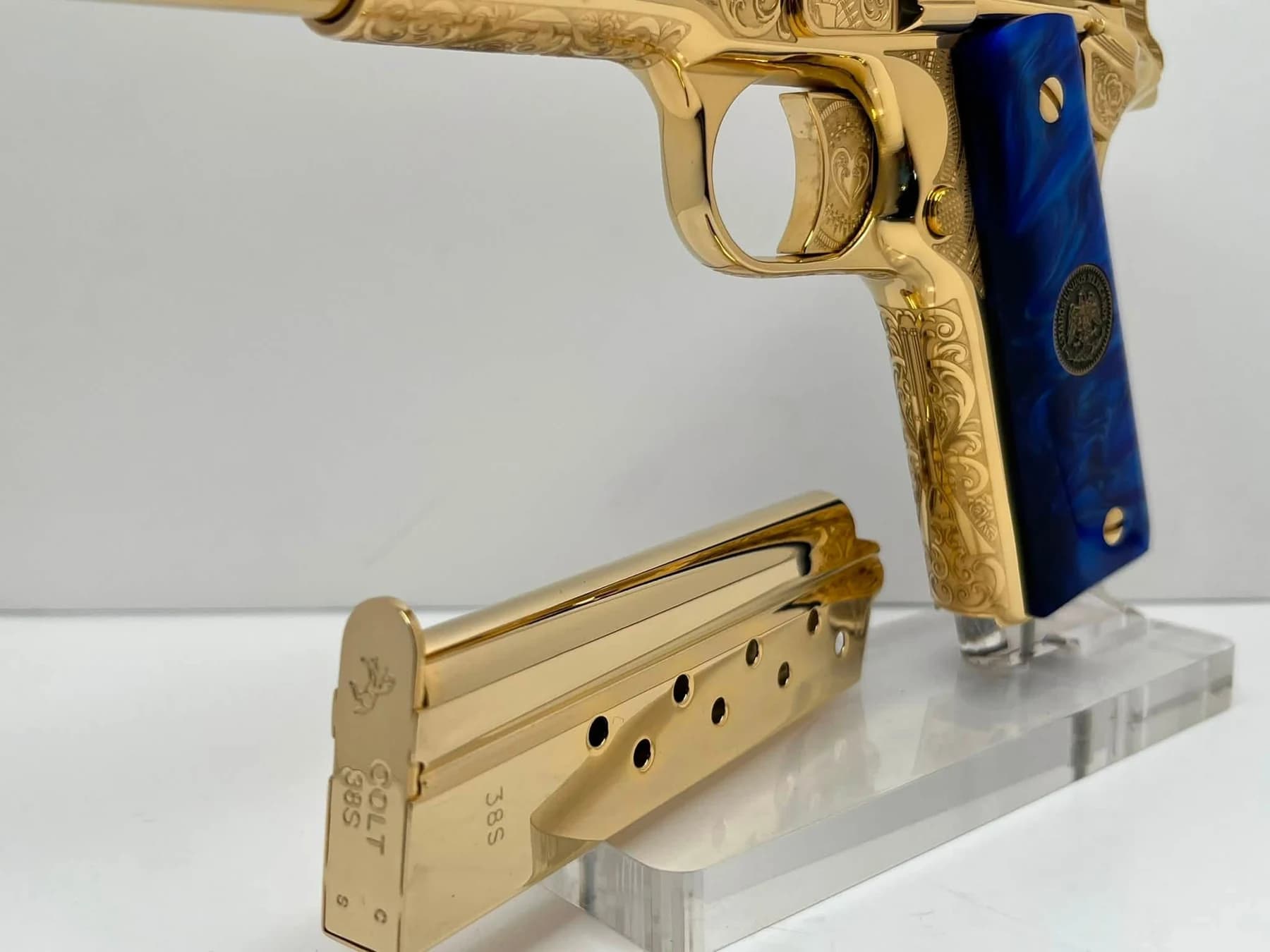 24k gold Colt Super .38, Pancho Villa edition: grip and magazine