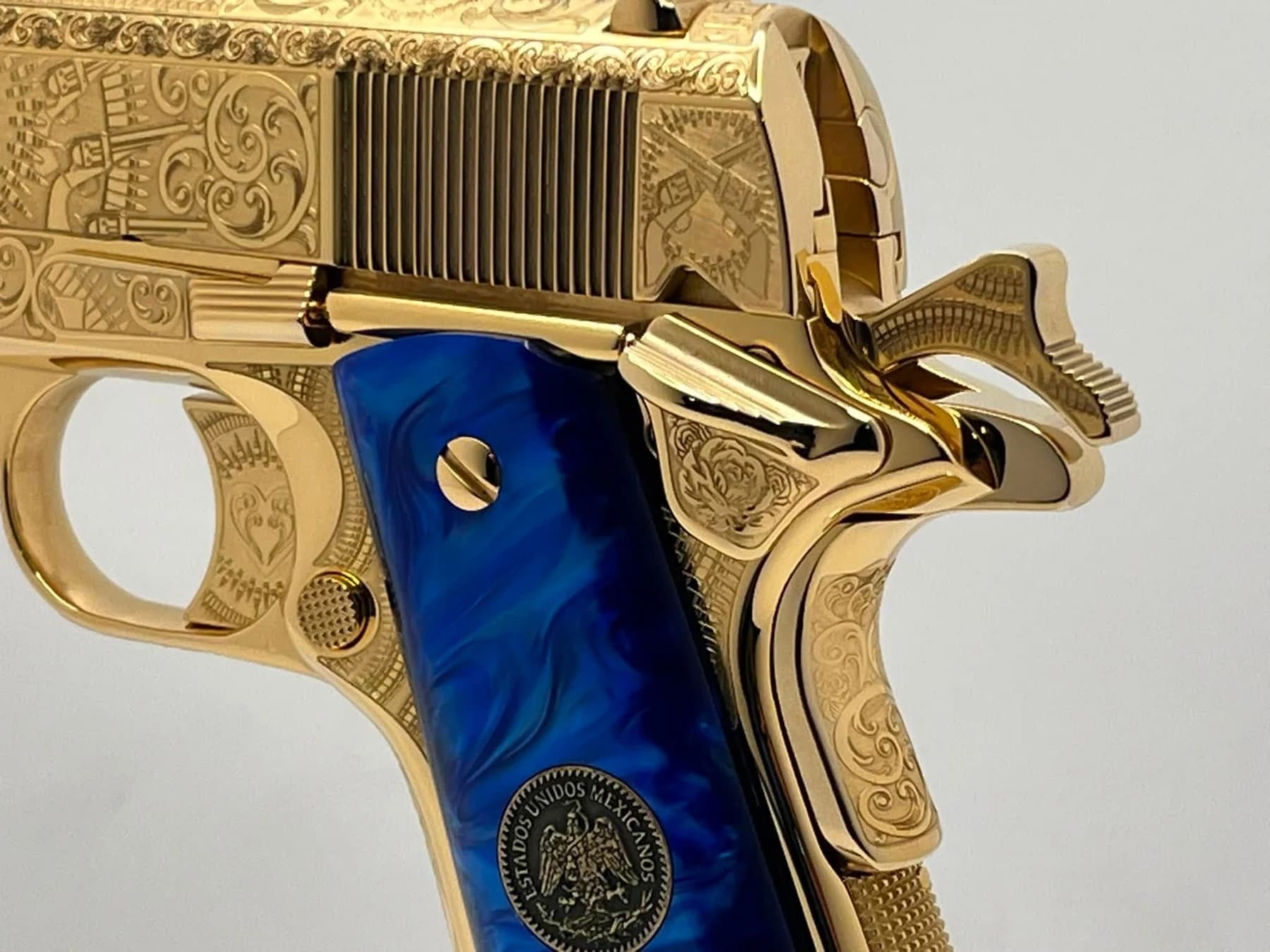 24k gold Colt Super .38, Pancho Villa edition: additional view