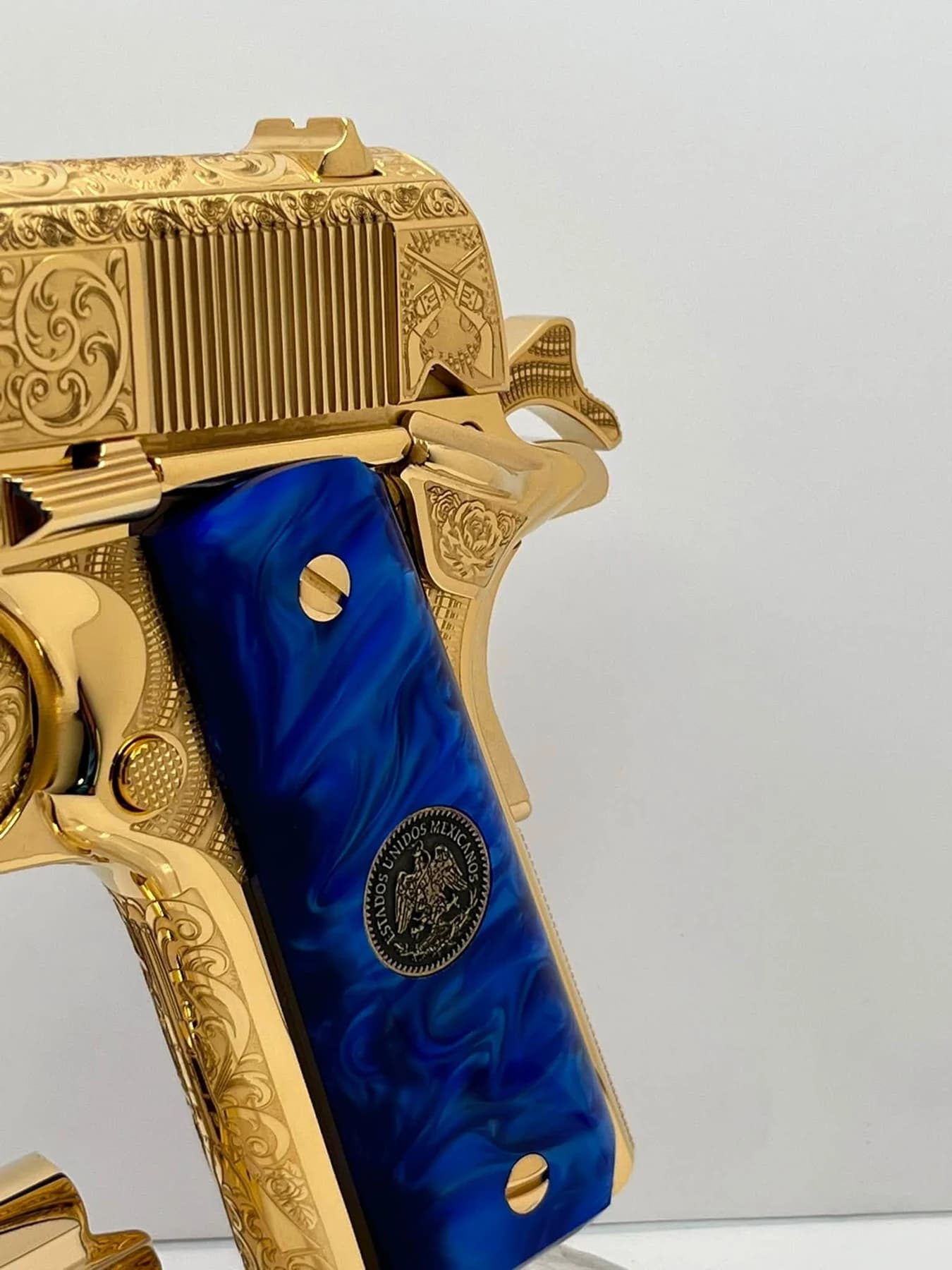 24k gold Colt Super .38, Pancho Villa edition: additional view