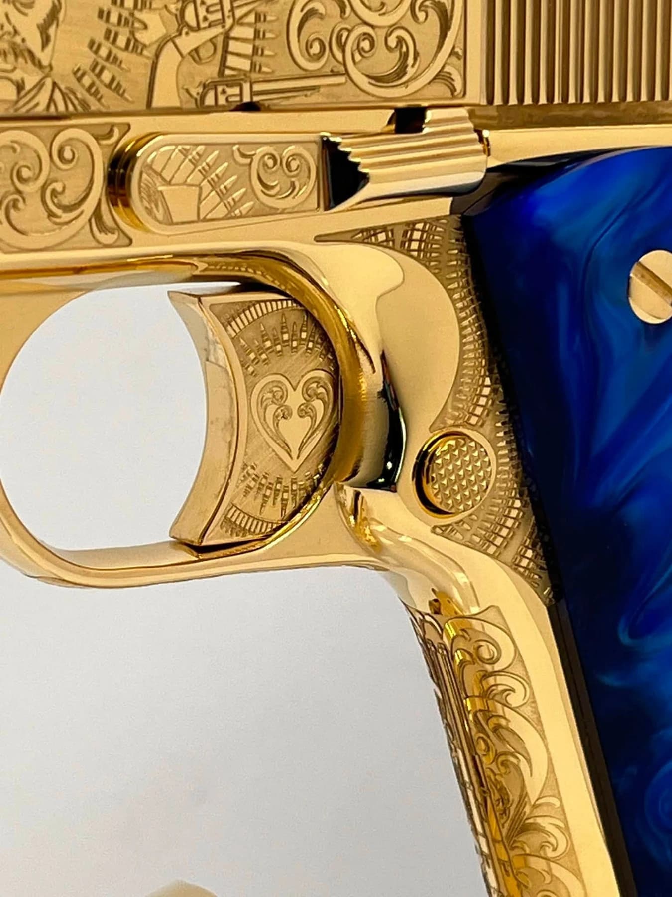 24k gold Colt Super .38, Pancho Villa edition: additional view