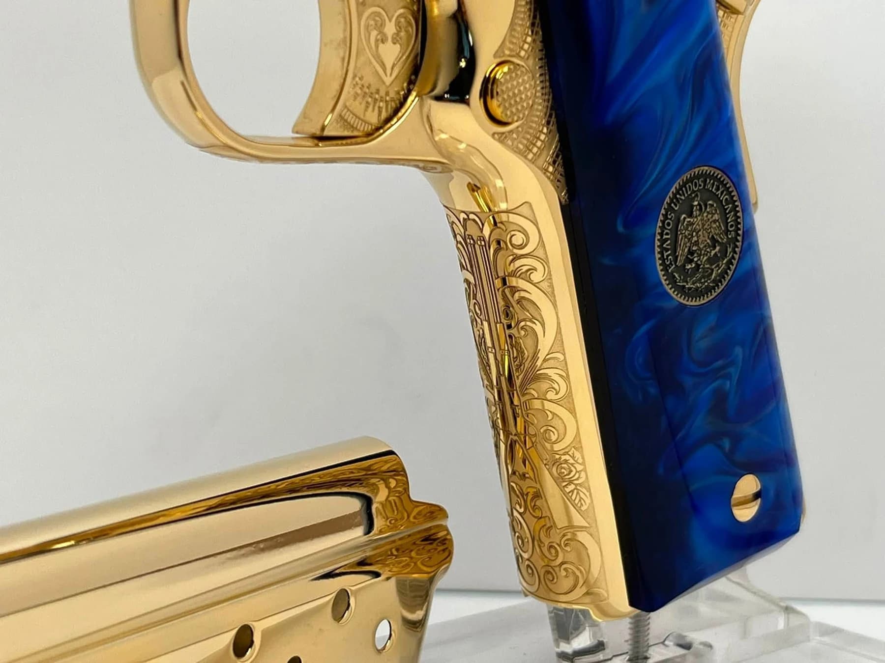 24k gold Colt Super .38, Pancho Villa edition: additional view