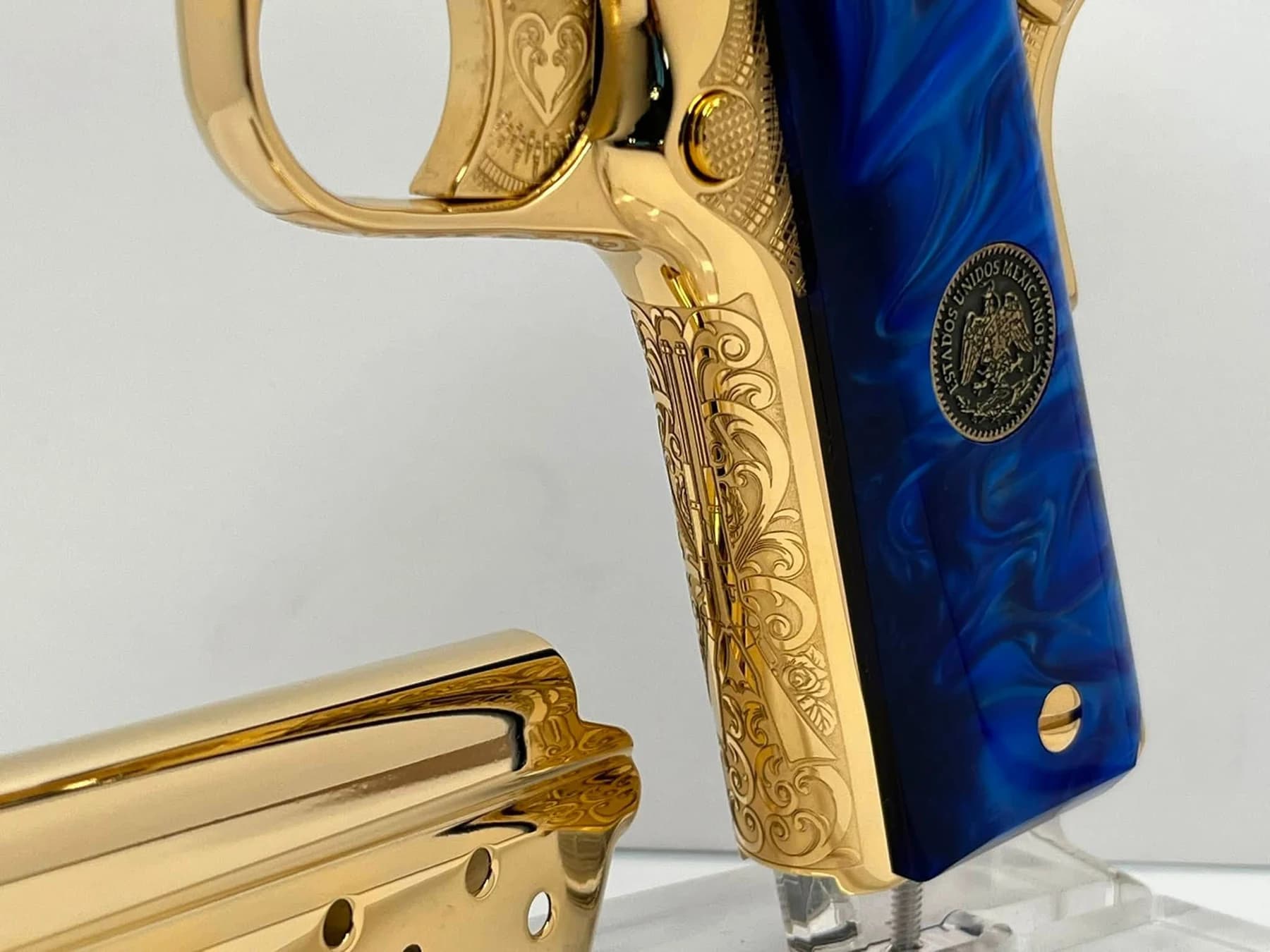 24k gold Colt Super .38, Pancho Villa edition: additional view